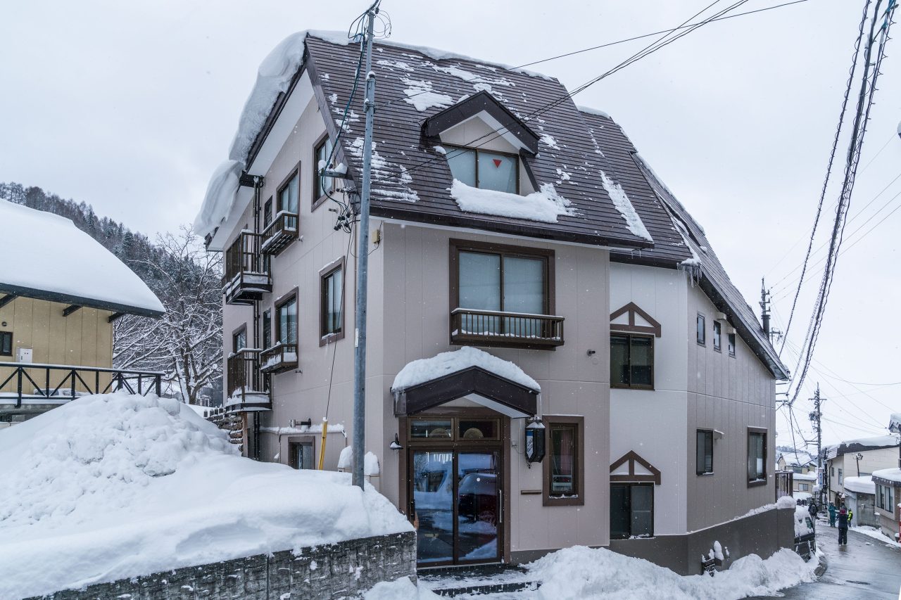 Lodge Nagano in Nozawa Onsen. Nozawa Onsen budget accommodation,Nozawa Onsen Hostel, Nozawa Onsen Backpackers, Cheap Nozawa Onsen Accommodation